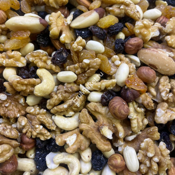 Ореховая смесь (грецкий орех, арахис, фундук, кешью, изюм) 1 кг